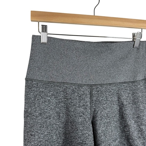 Aritzia TNA Women’s TnaButter Atmosphere Hi-Rise 7" Short Grey L - Picture 5 of 6